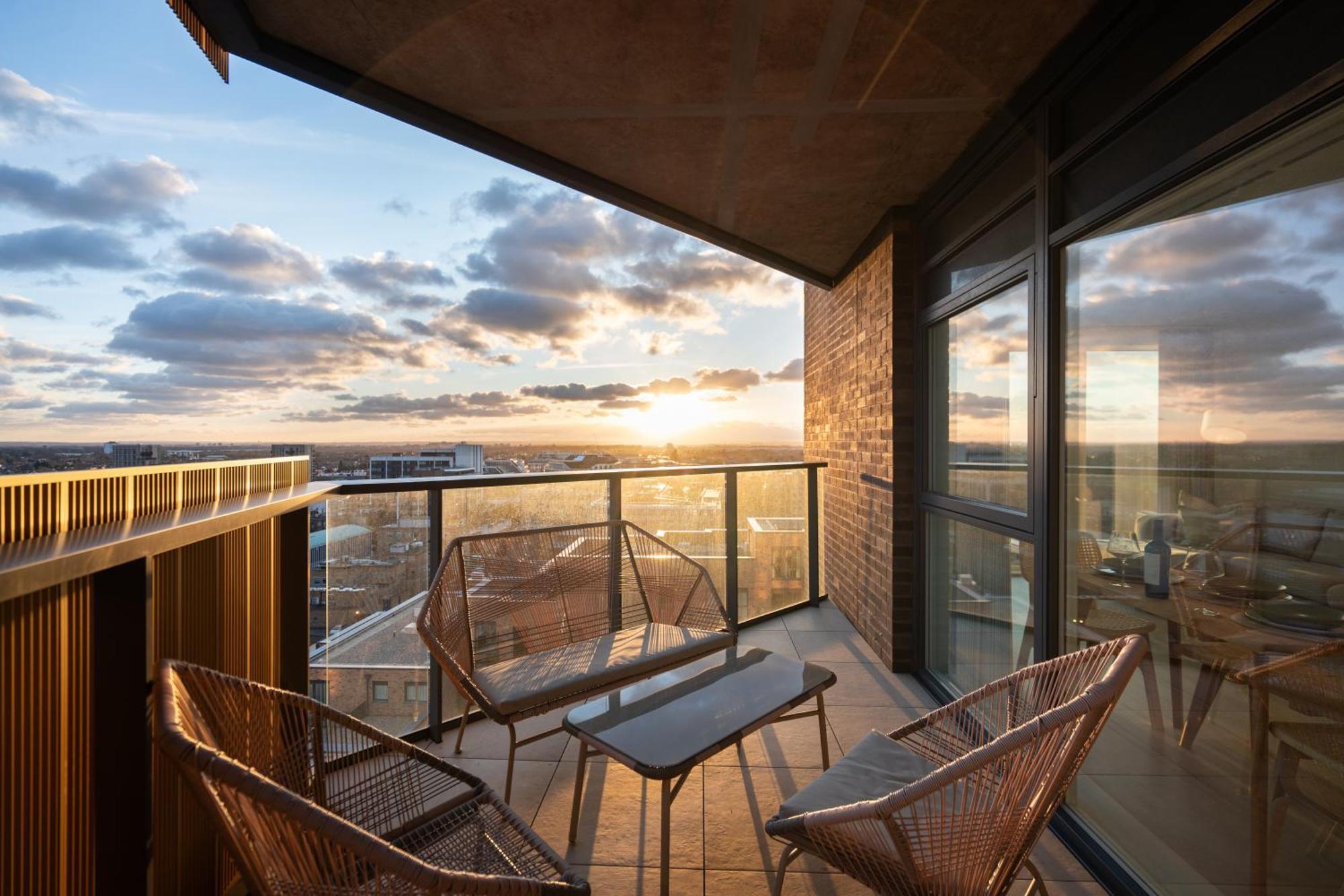 Appartement Sunset Retreat: Steps From Heathrow/Twickenham à Hounslow Extérieur photo