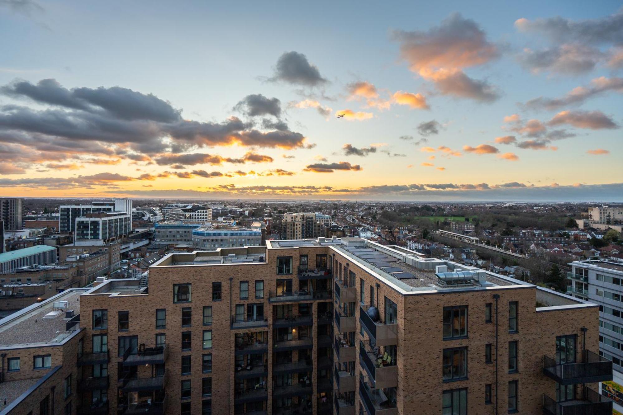Appartement Sunset Retreat: Steps From Heathrow/Twickenham à Hounslow Extérieur photo