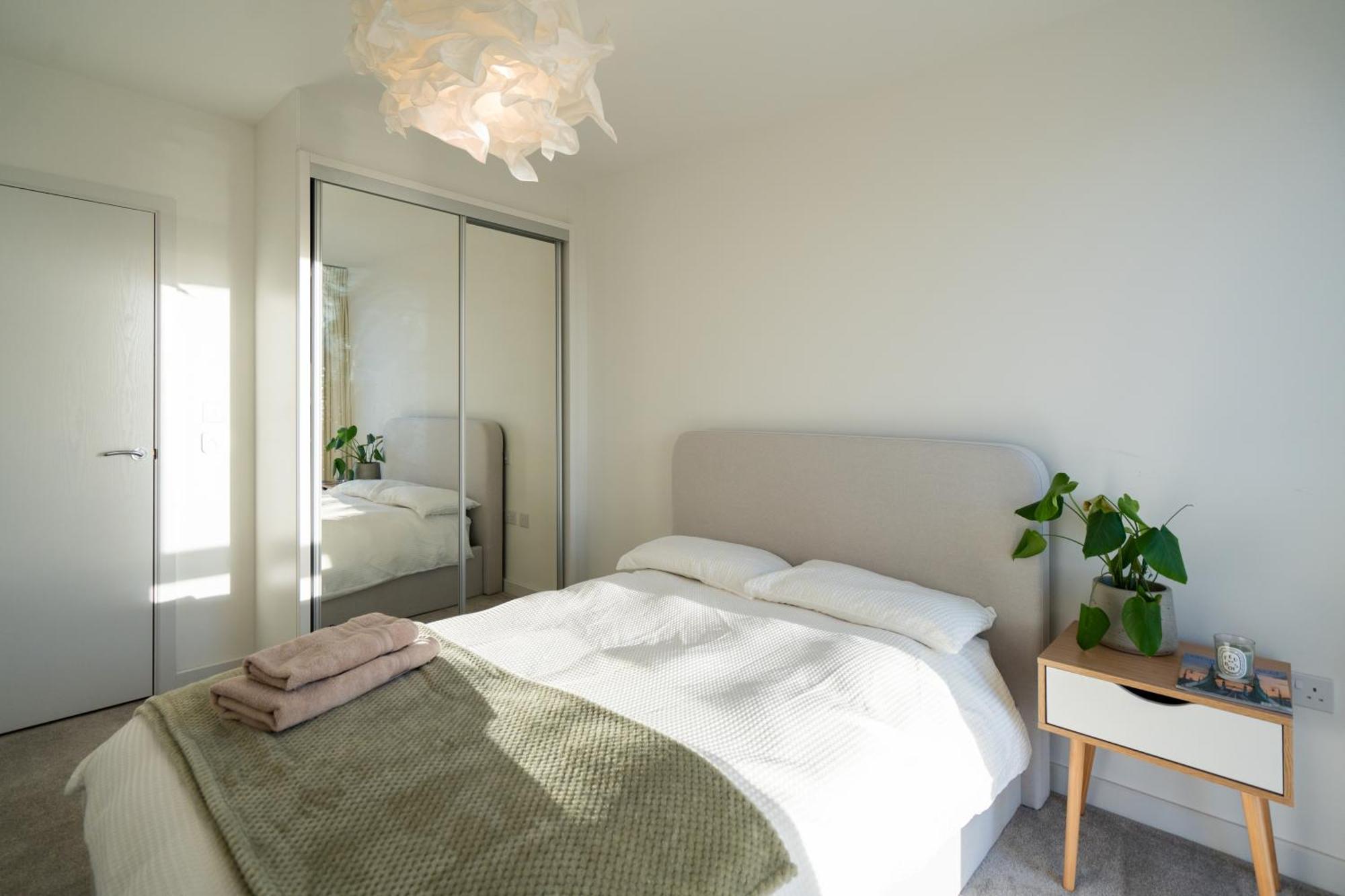 Appartement Sunset Retreat: Steps From Heathrow/Twickenham à Hounslow Extérieur photo