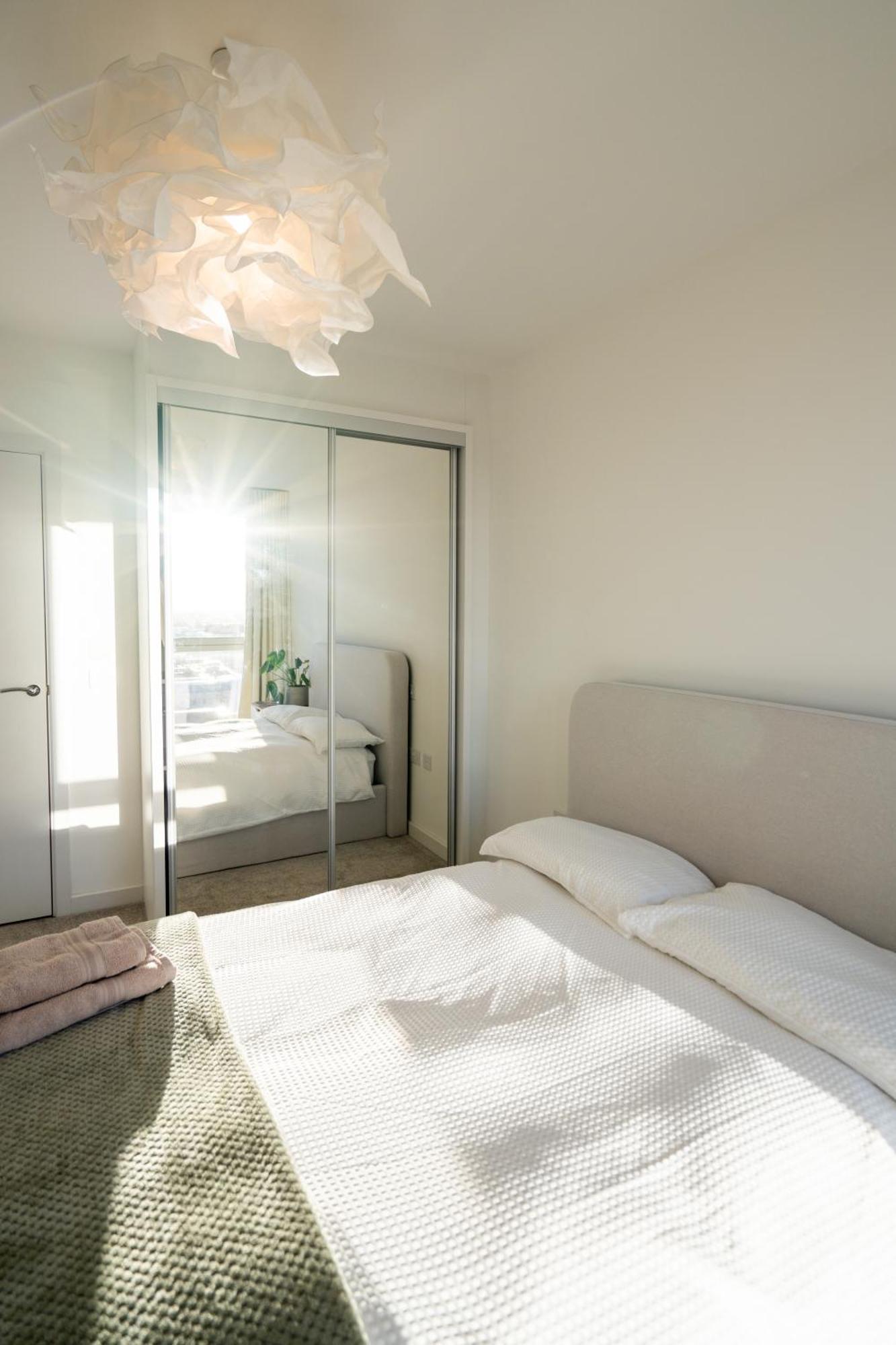 Appartement Sunset Retreat: Steps From Heathrow/Twickenham à Hounslow Extérieur photo