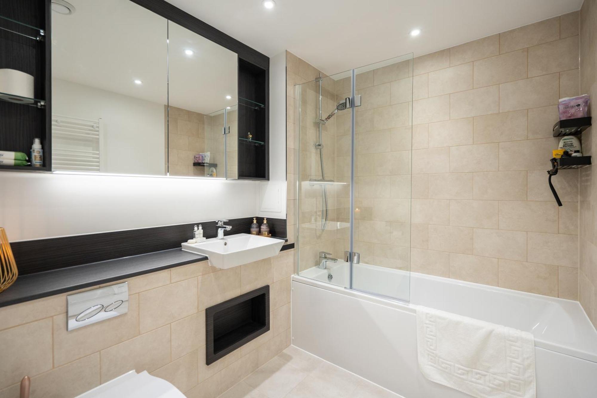 Appartement Sunset Retreat: Steps From Heathrow/Twickenham à Hounslow Extérieur photo